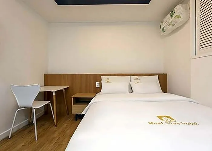 Hotel Must Sinjeongnegeori Station 2*
